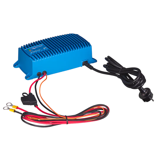 Cargador Blue Smart IP67 12/7(1) 120V NEMA 5-15 12VDC 7A Input: 120VAC VICTRON ENERGY BPC120715106