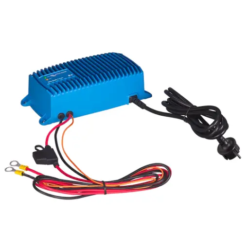 Cargador Blue Smart IP67 12/7(1) 120V NEMA 5-15 12VDC 7A Input: 120VAC VICTRON ENERGY BPC120715106